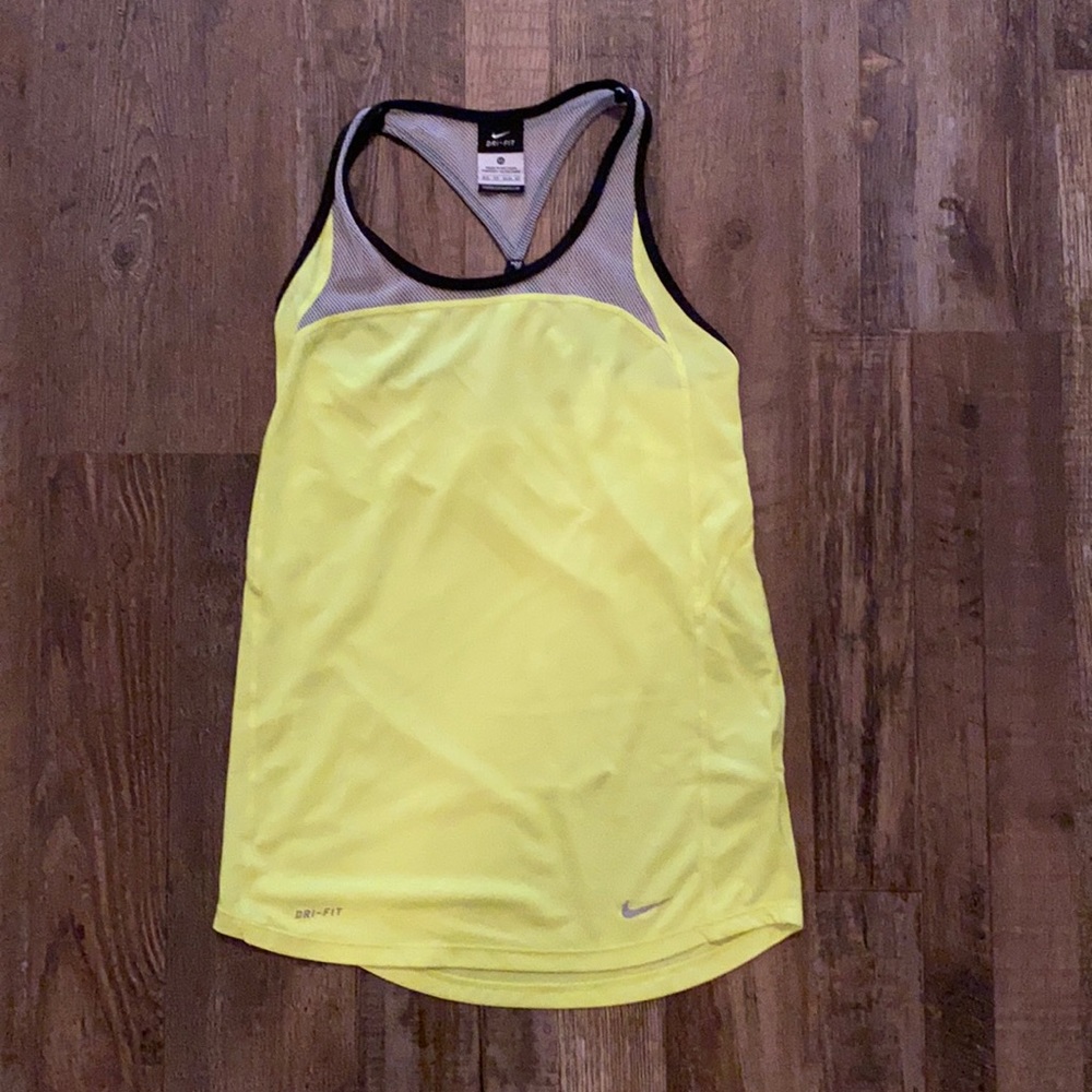 nike workout tank top